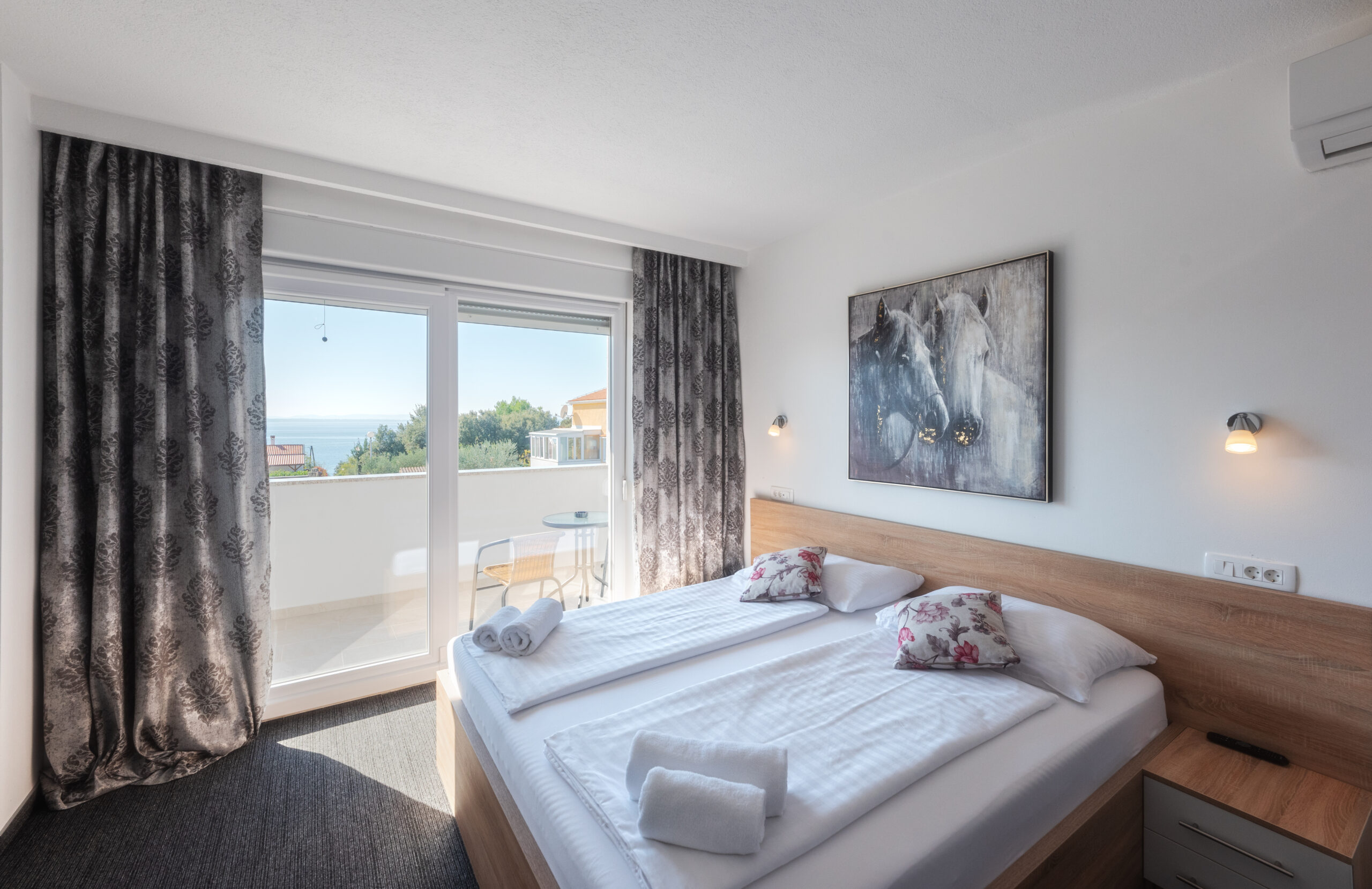 Superior room with balcony and sea view for 2